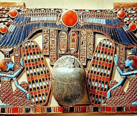 pectoral-decorated-with-the-winged-scarab-protected-by-isis-and-nephthys-from-the-tomb-of-tutankhamun-c-1370-52-bc-egypt