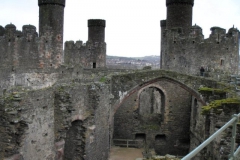 Один из оборонительных замков 12 века.